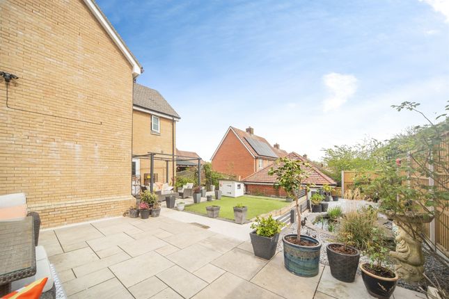 14, Barrow Close, Salisbury photo 2