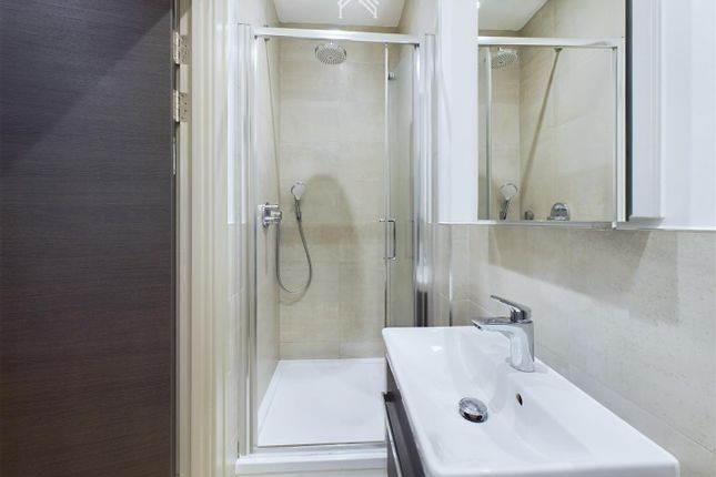 329873, Flint Court, Finchley, London photo 4
