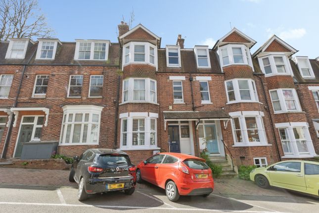 1-bed flat on Flat 4, 8, Grove Avenue, Kent, £270,000