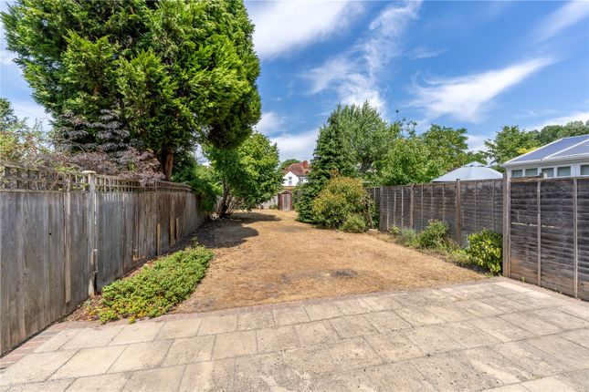 114, Broad Lane, Hampton photo 2