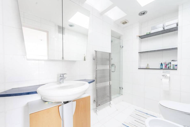 Flat 11, 193 Queens Gate, Queens Gate, London photo 3
