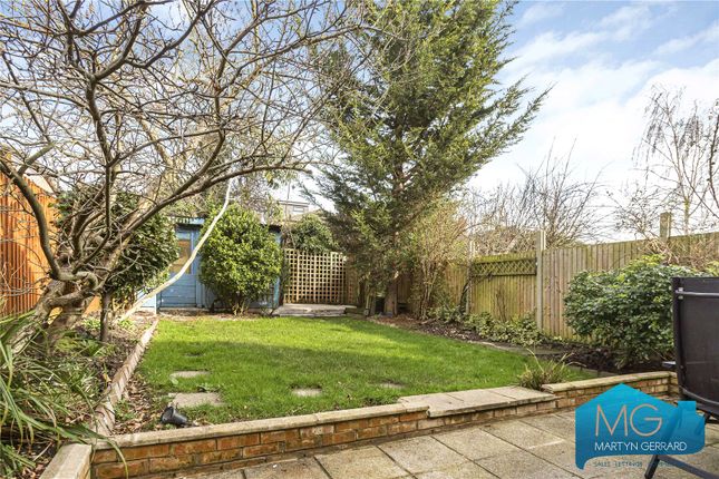 End terrace house for sale in Queens Avenue, London