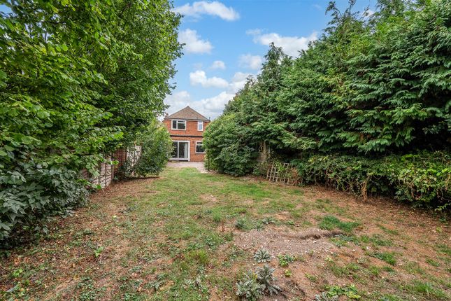 53, Roundwood Way, Banstead photo 4