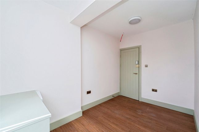 Room 5, 368, Church Road, Middlesex photo 4