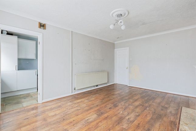 12, Torpoint Close, Coventry photo 3