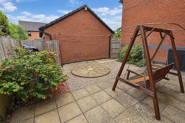 9, Membury Close, Exeter photo 2