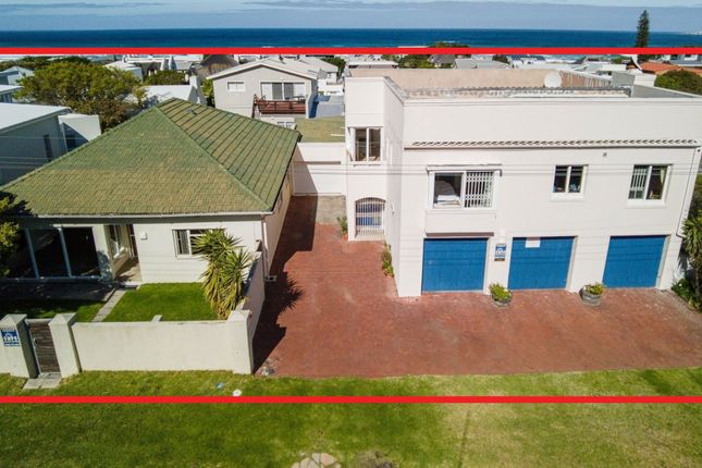 Detached house for sale in 77 8th Street, Voelklip, Hermanus Coast, Western Cape, South Africa