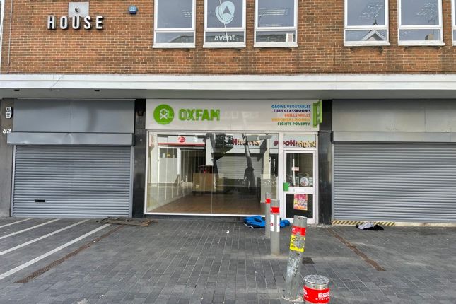 Retail premises to let in Victoria Street West, Grimsby, North East Lincolnshire