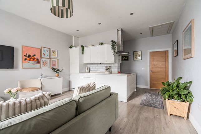 80a, The Loan, Loanhead photo 4