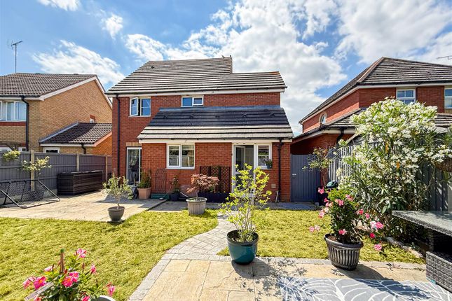 19, Primrose Walk, Southminster photo 2