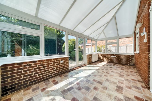 16 Greenfield Way, Pulborough photo 3