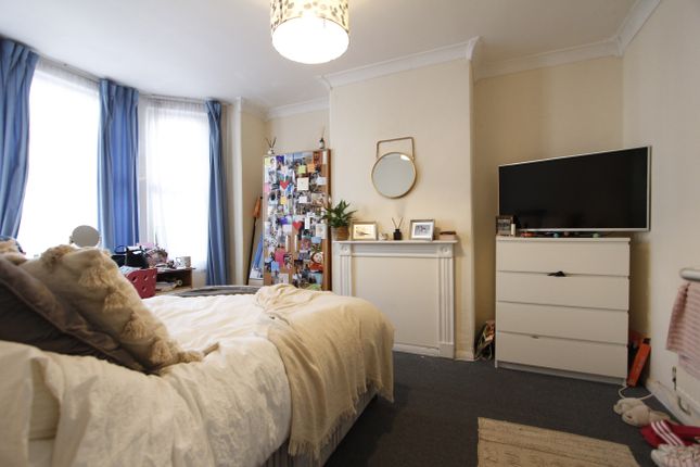 De Beauvoir Road, Reading photo 2
