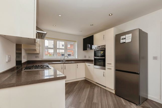 17, Farleigh Drive, Buckinghamshire photo 4
