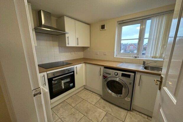 Flat to rent in Breckside Park, Liverpool