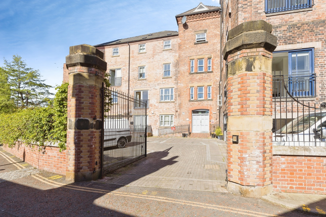 1-bed flat on Apartment, Wrexham, £900/mo