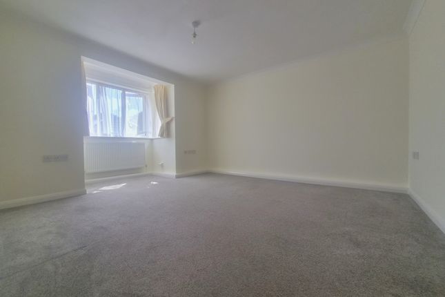 1 Benjamin Court, Station Road, Netley Abbey photo 2