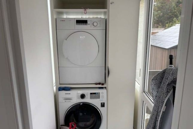 Blumfield Crescent, Burnham photo 5
