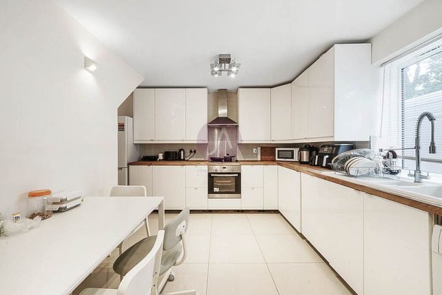 Flat 5,, Bradman House, St. Johns Wood photo 4