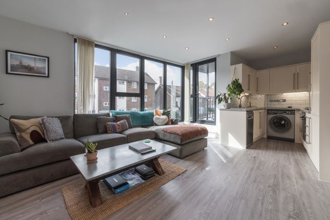 Thumbnail Flat to rent in 2A Comerford Road, London