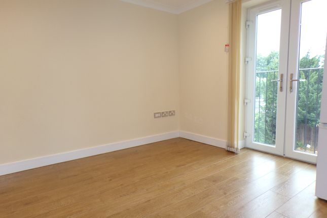 Apt 5, Birmingham photo 3