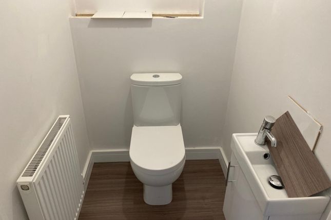 2b, Simpson Avenue, RUSHDEN photo 4