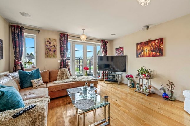 2 Quiberon Court, 2 Quiberon Court, Sunbury-On-Thames photo 3