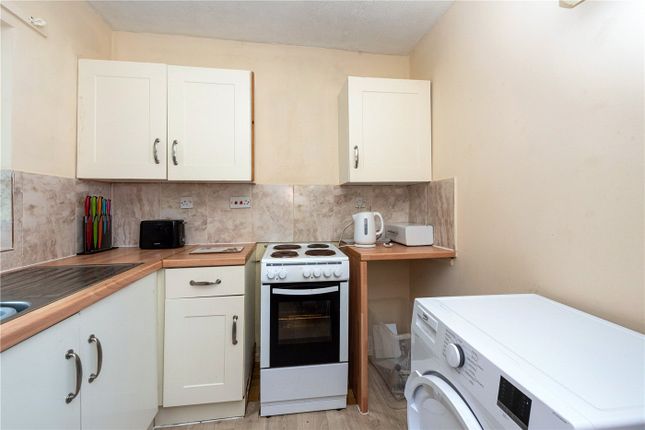 1, Longmead, Hampshire photo 3