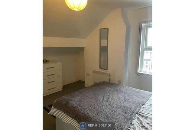 Flat, Conference Road Armley, Leeds photo 5
