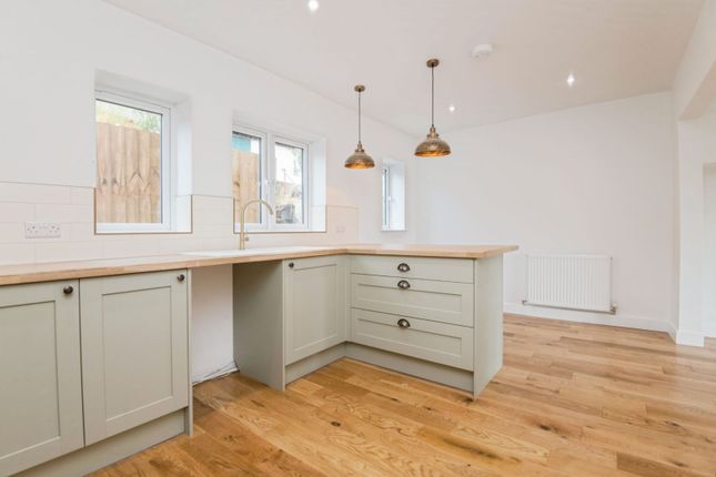 1, Passmore Road, Bradninch photo 3