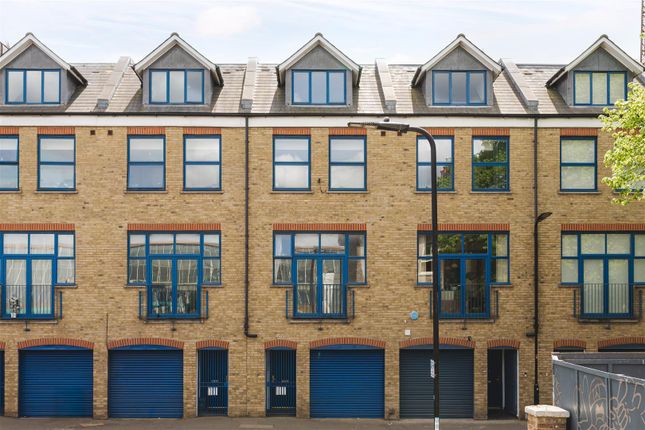 Thumbnail Property for sale in Andrews Road, London