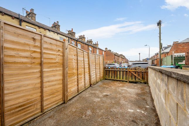 8 Mayfield Terrace, Harrogate photo 4