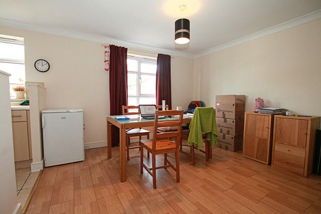 3 Ashbourne Court, All Saints Road, Newmarket photo 3