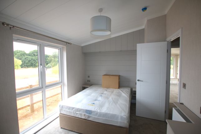 Steadings Holiday Park - Lakeside, 10, Ipswich Road, Woodbridge photo 5
