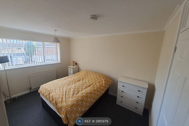 Tyndall Walk Bun, Bartley Green Birmingham photo 5