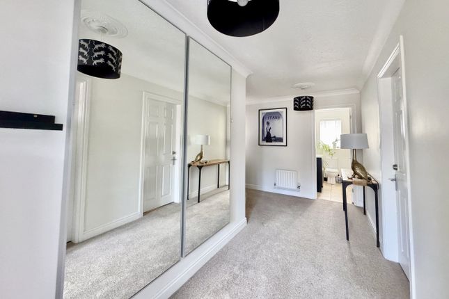 2, Charlotte Close, Poole photo 3