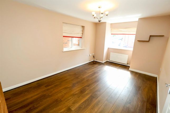 15, Wakes Drive, Manchester photo 2
