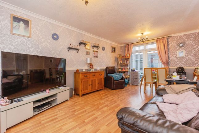 2, Palm Close, Greater Manchester photo 2
