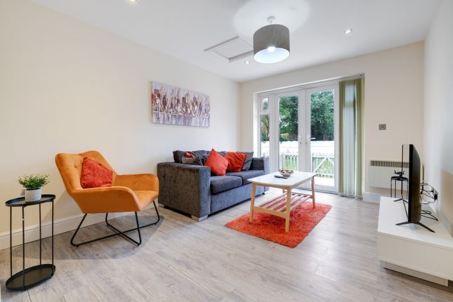 Flat 3, 27-29,, Norfolk Road, Berkshire photo 2
