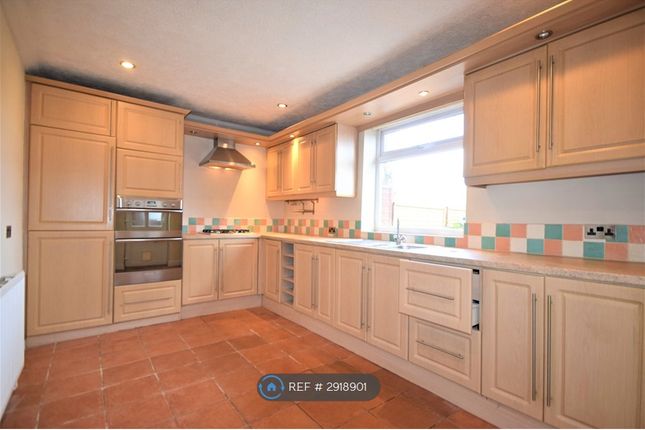 Laxey Crescent, Leigh photo 3