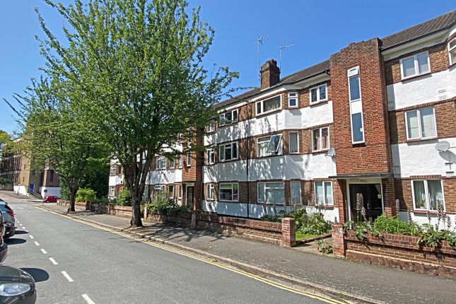 Thumbnail Flat for sale in Garrison Court, Hitchin