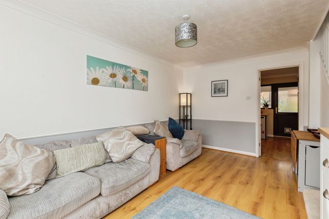 17, Westfield, Aylesbury photo 3