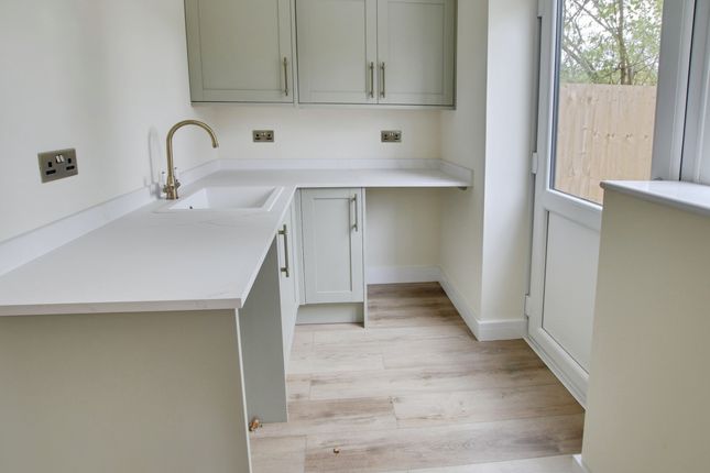 1, Olive Close, March photo 4