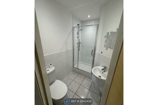 Flat, Lyme Place King Street, Dukinfield photo 2