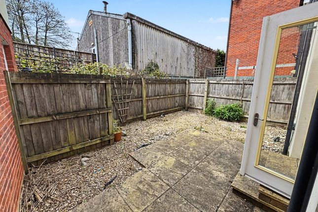 17 The Deanes, Tiverton photo 4