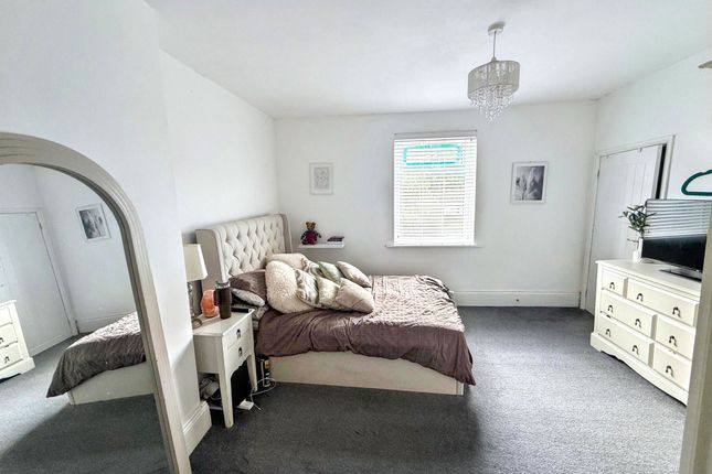 5, West Street, Stanley photo 5