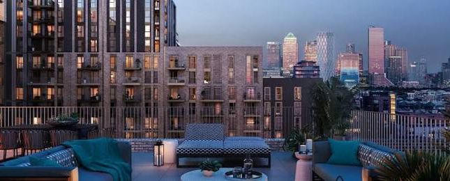 London Dock, Wapping, Arrival Square, London photo 3