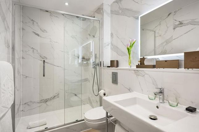 2-bed flat on London, £50,000/mo