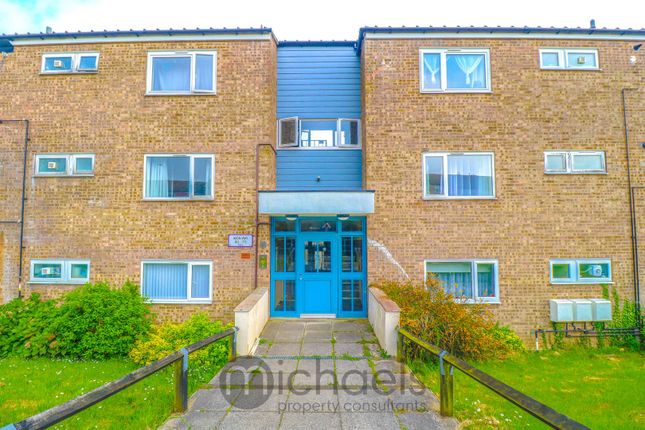Thumbnail Flat to rent in Avon Way, Colchester
