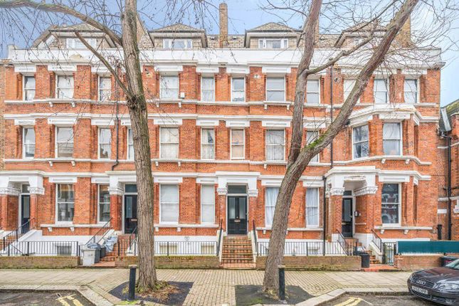 Flat for sale in Lakeside Road, London