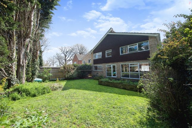Thumbnail Detached house for sale in Brookfield Lane West, Waltham Cross